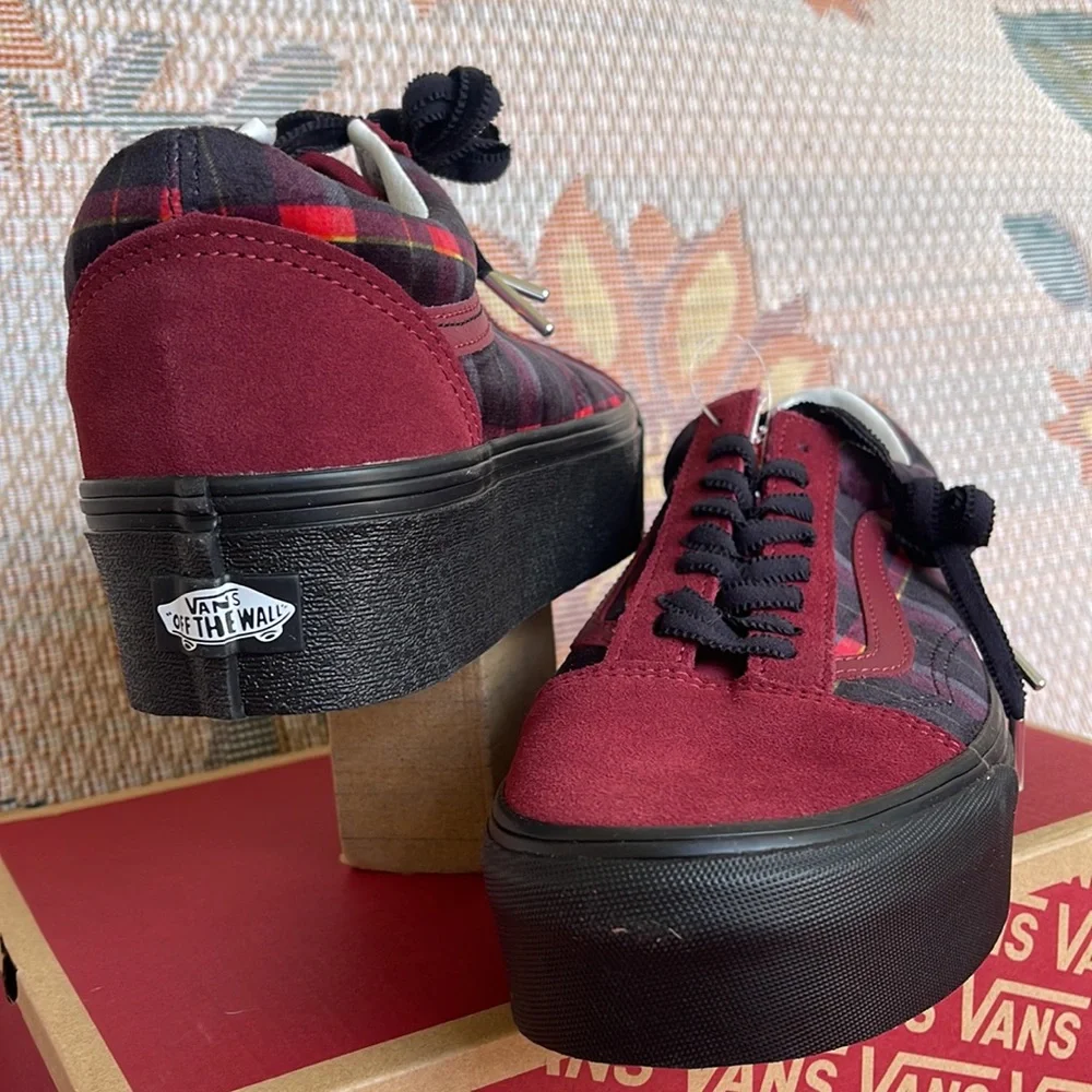 Vans Old Skool Stacked 
Velvet Plaid Port/Black
VNOA7Q5M02Y
WMNS Platforms - Picture 10 of 16